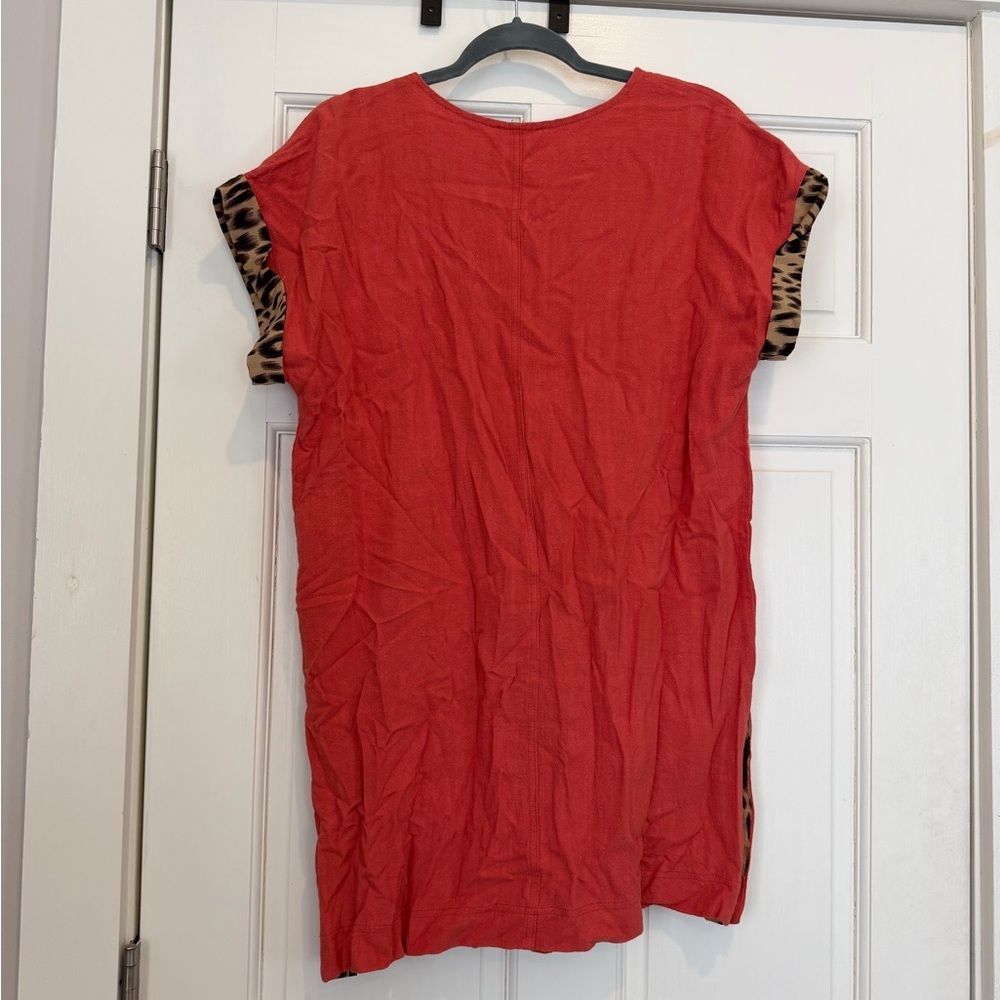 Umgee Coral Tunic Dress with Leopard Patch Pockets - Picture 3 of 4